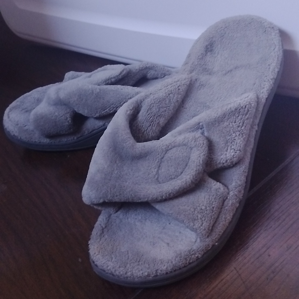 Vionic super plush slip-on sandal size 9